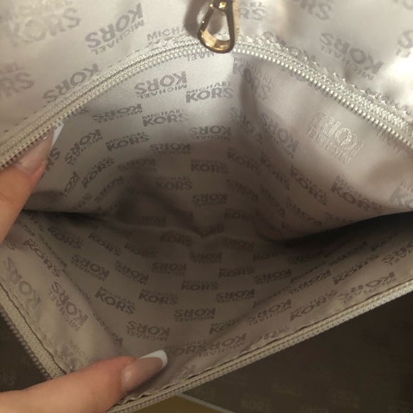 Michael Kors Jet Set LG Carryall Tote Leather - Picture 9 of 15